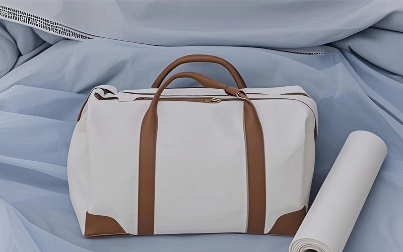 Odor-proof Duffle Bags: Comparison Between Diatomite Non-woven and Activated Carbon Non-woven Lining